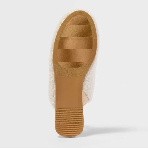 Roller Rabbit x Target Women’s Disco Hearts Fuzzy House Slippers - Picture 3 of 8